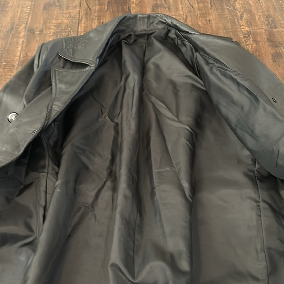 SOLD Vintage Leather Coat (M-L Fit) - Picture 3 of 3